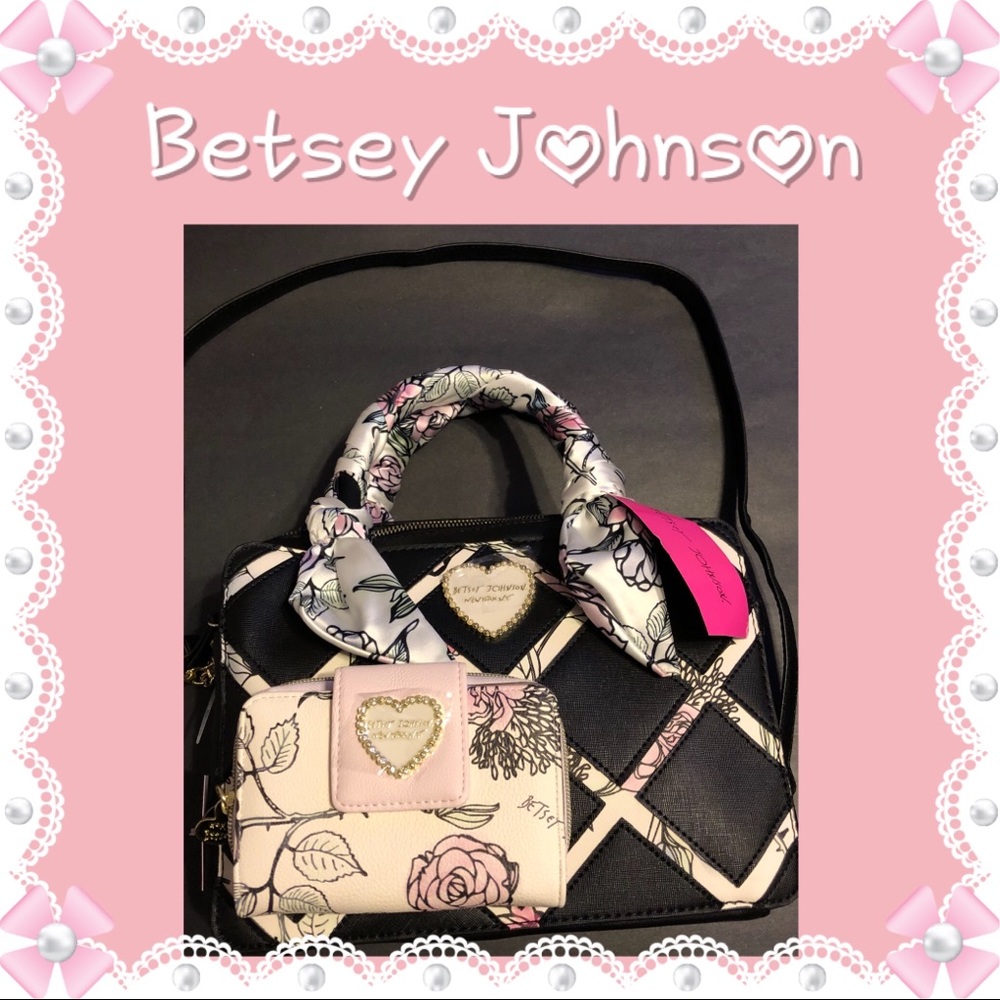 Betsey Johnson Tote & Wallet Set Black Pink Roses